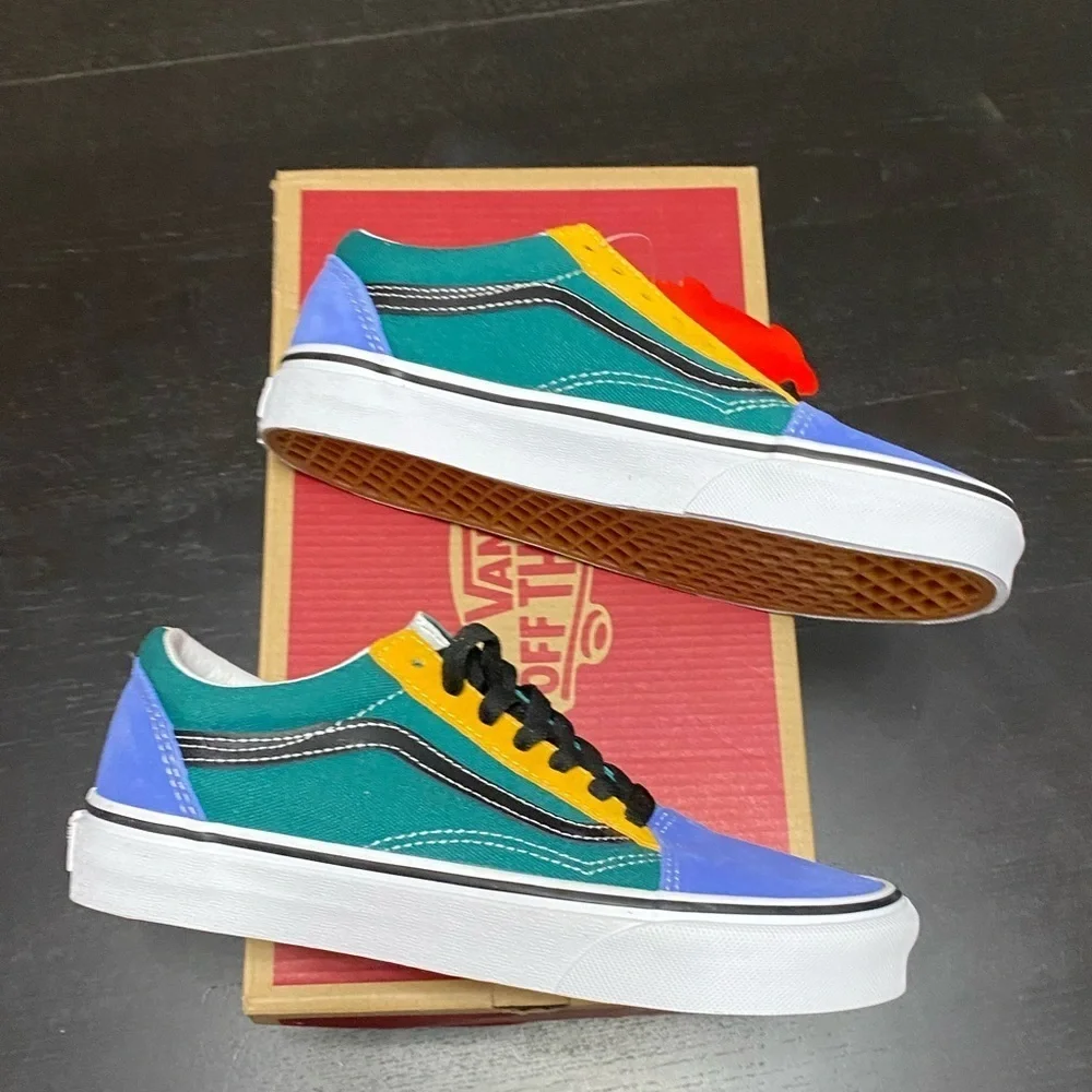 Brand New with box 5M/6.5W Vans Old Skool mix & match